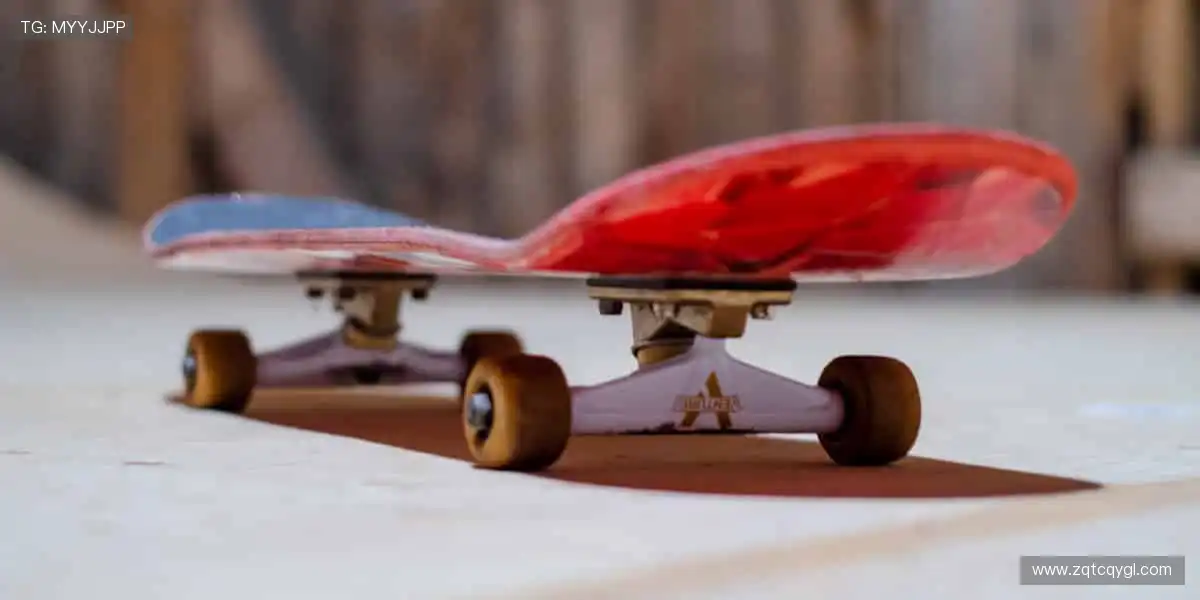 「球星同款、限量周边，做朋友圈最靓的体育潮人！👕点击抢购，手慢无！」